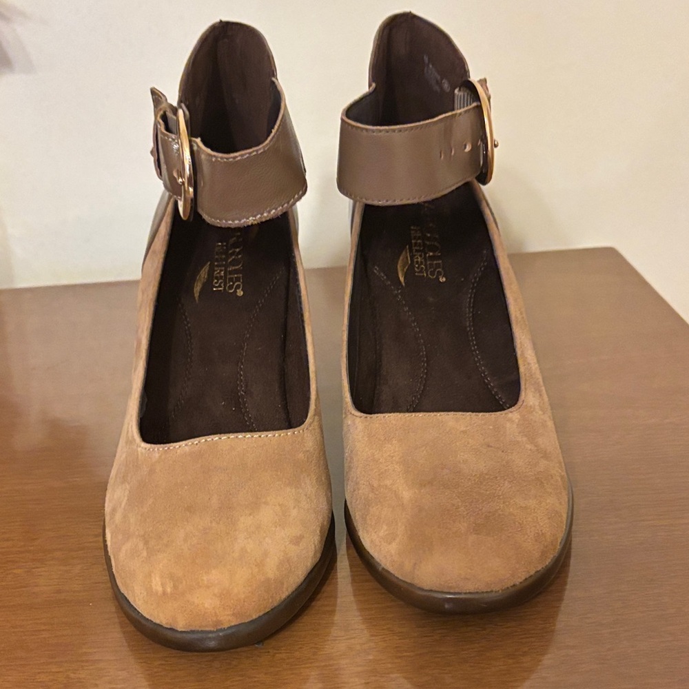 AEROSOLES Brown Suede Heels